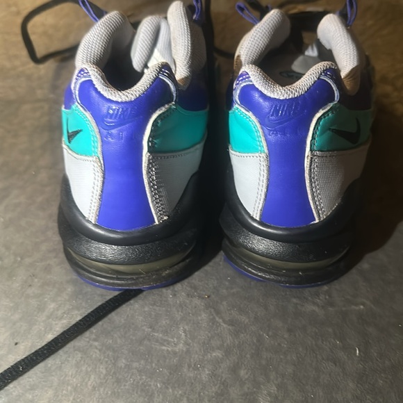 Warn onceAir max sneakers